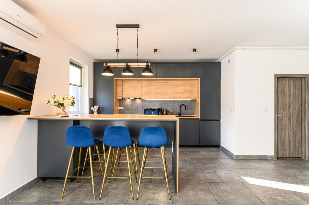 Koa - Moon Penthouse Apartment Брашов Екстериор снимка